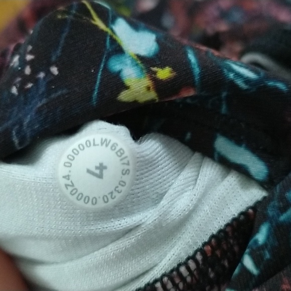 NWOT Lululemon Wunder Under Cropped 23" - Picture 4 of 4